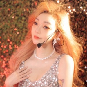 白凝萱Radiant资料,白凝萱Radiant最新歌曲,白凝萱RadiantMV视频,白凝萱Radiant音乐专辑,白凝萱Radiant好听的歌